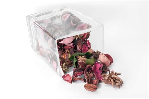 How To Make Potpourri With Rose Petals Placing Potpourri In Decorative
