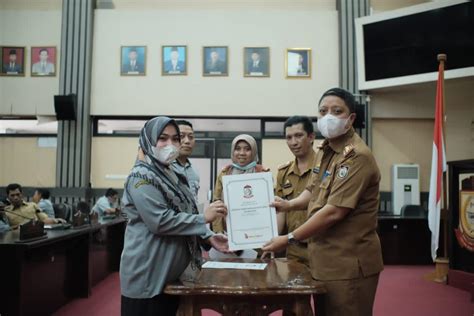 Apa yang sebenarnya dimaksud dengan bahasa ibu? Staf Khusus Dewan, 50 Tenaga Kontrak Sekretariat DPRD Makassar Tandatangani Pakta Integritas ...