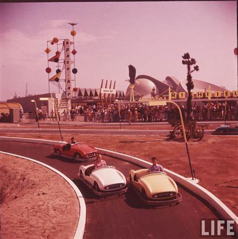 60 Fantastic Color Photographs Capture Disneyland On The Opening Day On