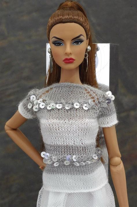 A barbie can never have too many purses, especially a fashionista doll that's always on the run. New Collection Winter'16 (With images) | Barbie knitting patterns, Diy barbie clothes, Barbie dress