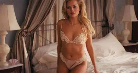 Margot Robbie Stripping Off For X Rated Scene In The Wolf Of Wall Street Nearly Cost Her Huge