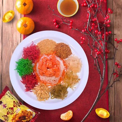 What kind of poke is in fish bowl? 3 Jan-8 Feb 2020: The Fish Bowl Exclusive Yee Sang ...