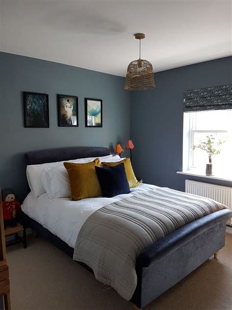 calming blue  gold guest bedroom walls  dulux denim drift
