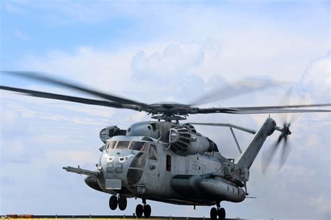 Marine Corps Helicopter Crashes In Gulf Of Aden All Rescued Pbs Newshour