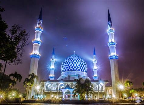Kuala lumpur bird park (taman burung kuala lumpur)). Masjid KLIA (Sultan Abdul Samad Mosque) | Masjid, Mosque ...
