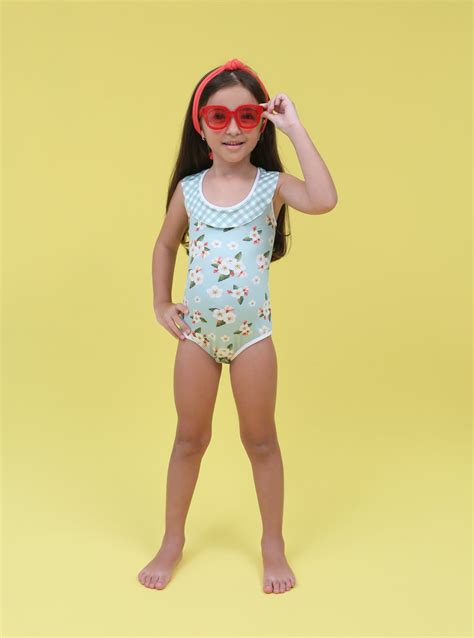 Maiô Infantil Com Babado No Decote Floral Branco Ilha Bikini