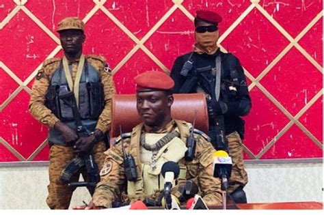 Burkina Faso Capitaine Ibrahim Traoré Officiellement Président Icilome