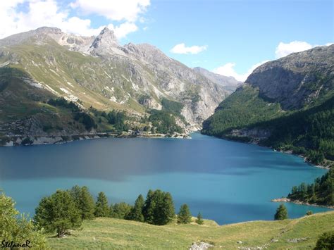 Tignes ski holiday packages for 2021 & 2022. Tignes's Lake. | Lago di Tignes (France). | StefanoR. | Flickr