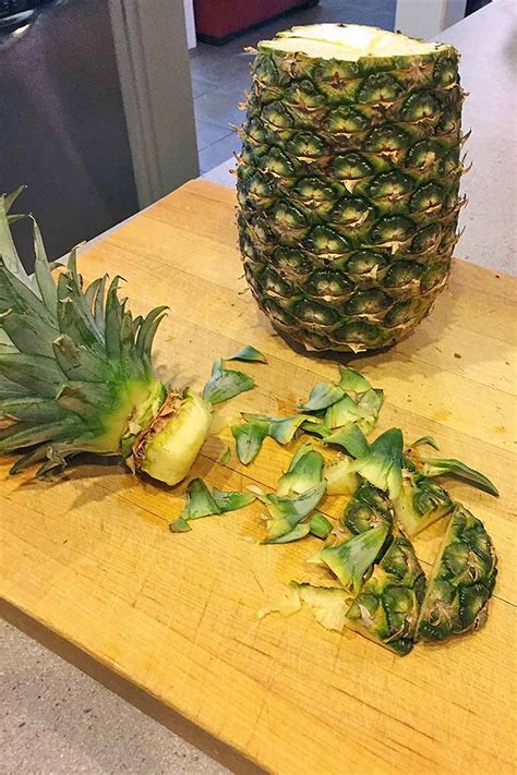 Grow Pineapple From Kitchen Scraps At Home Gardeners Path