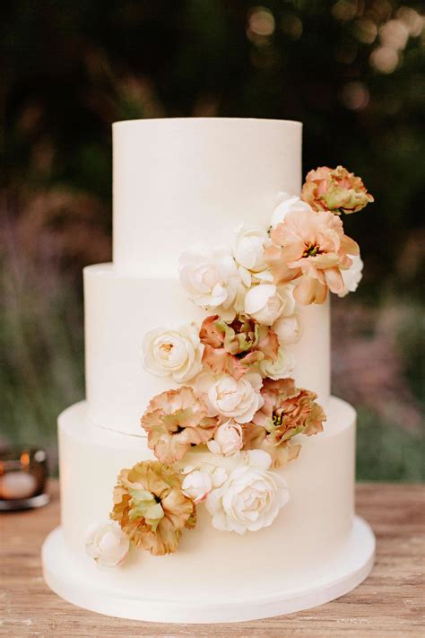 Fall Wedding Cakes Lauren Scotti Cascading Flower Cakes Wedding Cake Fresh Flowers Black