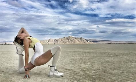 thess pictures prove that burning man is the perfect place for meditation and yoga lovers