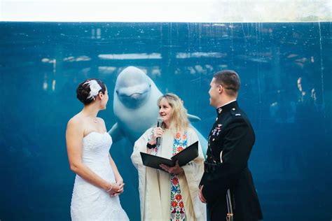 The One Wedding Photo Trend You Never Knew You Wanted Underwater