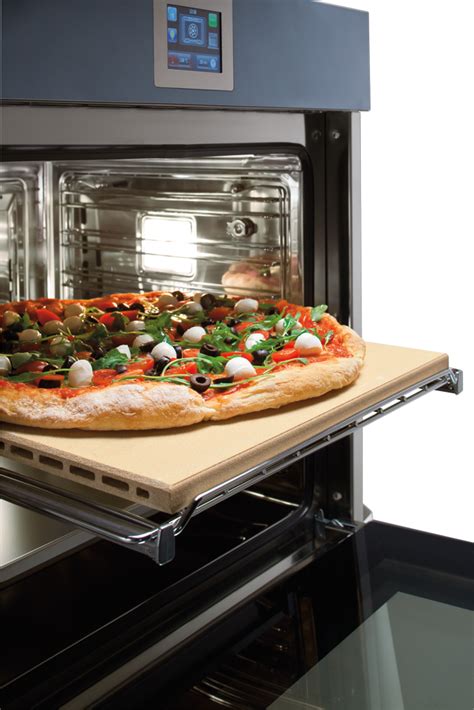 Homelook.it è una grande piattaforma per interior design in italia che facilita la ricerca dei mobili, accessori e complementi d'arredo. Piastra per pizza - Barazza srl