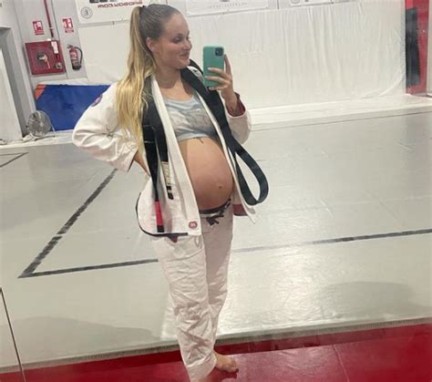 training bjj whilst pregnant with black belt emilia lilius grappling insider