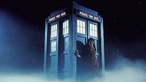 Tardis The Doctor Eleventh Doctor Gif Find On Gifer