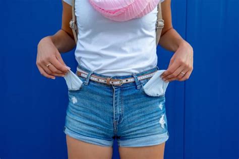 70 Teenage Girl Bare Midriff Stock Photos Pictures And Royalty Free
