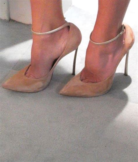 Kelly Ripa Showing Her Ankle Strap High Heels Celebrityfeet