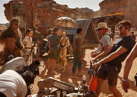 Bu pin'i ve daha fazlasını sinan yıldırım tarafından oluşturulan baksı müzesi panosunda bulabilirsiniz. Star Wars: The Rise of Skywalker'dan yeni kamera arkası ...