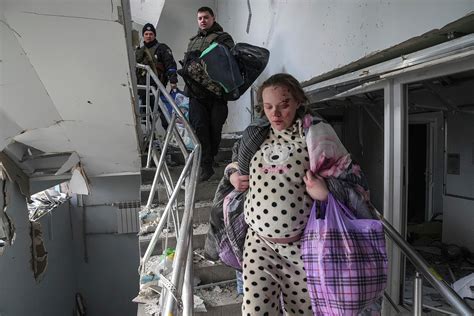 A Woman Who Survived The Mariupol Maternity Hospital Bombing Gave Birth