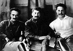 Berkas:Ordzhonikidze,_Stalin_and_Mikoyan,_1925.jpg - Wikiwand