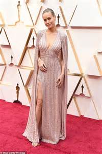 Oscars 2020 Brie Larson Wears Caped Gown To Present Award Daily Mail