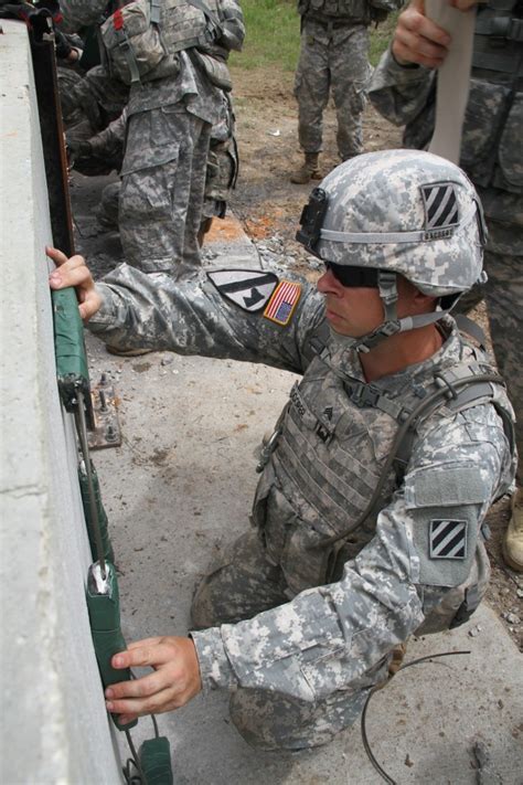 4 3 Bstb Combat Engineers Enhance Skill During Days Of Demolition