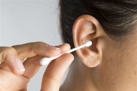 The Dangers Of Using Q Tips For Earwax