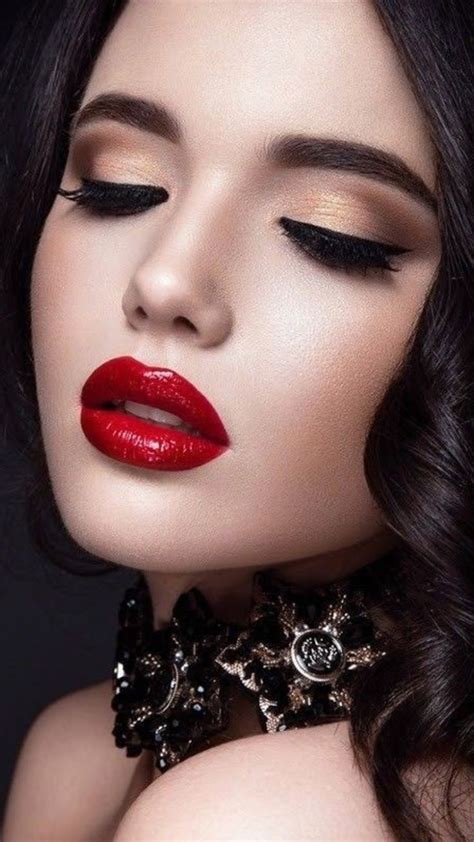 pin by ranissubnar on lips perfect red lipstick beautiful makeup beautiful lips