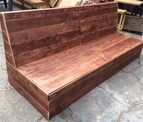 Free plans to help anyone build simple, stylish furniture at large discounts from retail. DIY Beefy Pallet Armless Outdoor Sofa - 101 Pallets