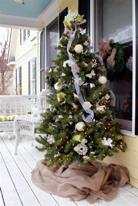 22 Best Outdoor Christmas Tree Decorations And Designs For 2023