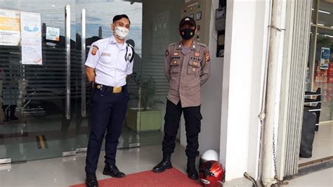 Sambangi Security Bank Bni Polisi Sampaikan Himbauan Kamtibmas Trans News