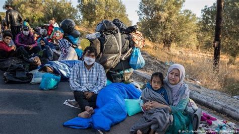 بين الاعتراف أو الترحيل مصيراللاجئين القادمين من اليونان مهاجر نيوز