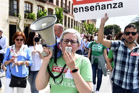 Fotos Miles De Personas Se Echan A La Calle En Murcia Para Exigir