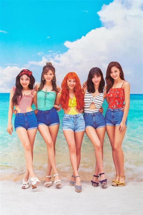 트와이스 모모 움짤 화보 사진 Twice 의 댄싱모신 모모링 모구리 K Pop Nayeon Kpop Girl Groups