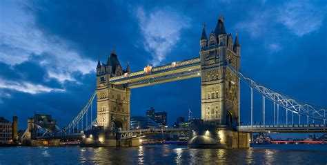 Tower Bridge Pictures History Facts And Location London