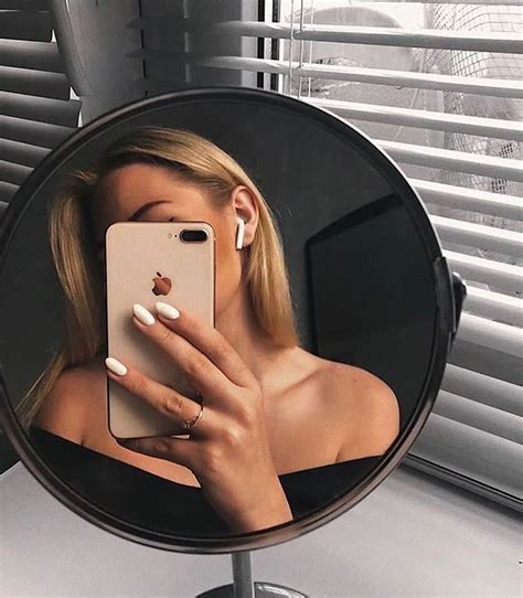 Selfie Mirrors Para Intentar Cuando Estés De Lo Más Aburrida En 2020 Poses Para Fotos Sexis