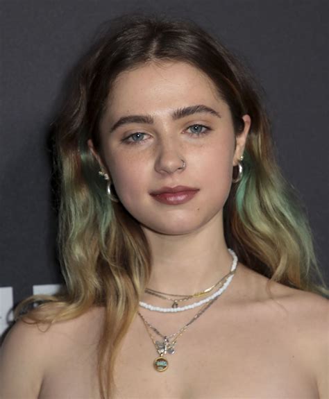 Clairo Nme Awards 2020 Celebmafia