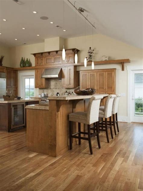 Wanting to paint your oak kitchen cabinets? 30+ Inspiring Kitchen Paint Colors Ideas With Oak Cabinet | New kitchen cabinets, Kitchen decor ...