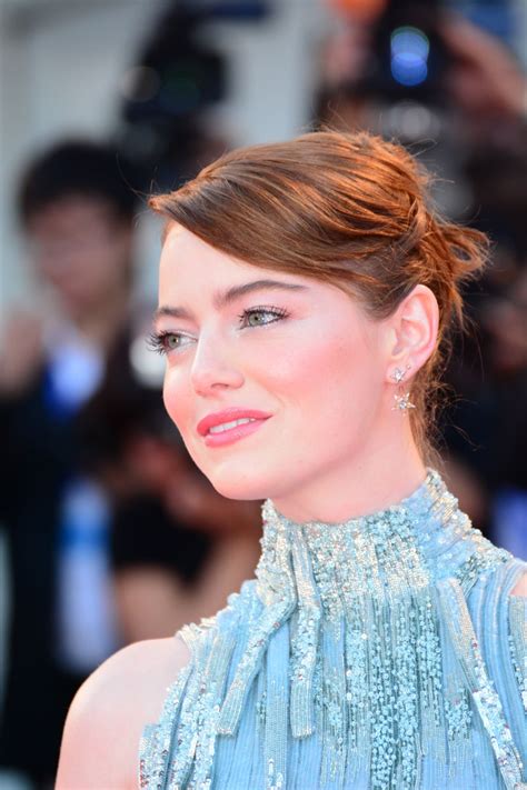 La la land breathes new life into a bygone genre with thrillingly assured direction, powerful performances, and an irresistible excess of heart. Emma Stone - 'La La Land' Premiere - Venice Film Festival ...