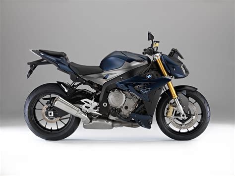 2015 BMW S1000R Review