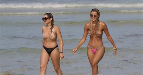 Veronica Moreira Basso I Juliana Reis Topless Na Pla Y Zdj Cia Pomponik Pl