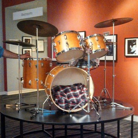 Ringo Starr Beatles Ludwig Hollywood Maple Drum Set