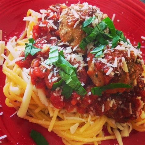 Combine ground beef, eggs, bread crumbs, onion flakes, parmesan cheese, and italian seasoning in a large bowl. Gluten Free Navy Wife: Gluten Free Meatballs