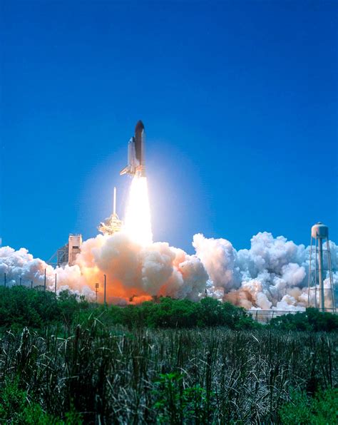 Discovery Lifts Off From Launch Pad 39a At Nasas Kennedy Space Ce