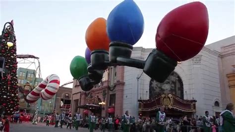 New Macys Holiday Parade Balloons Debut At Universal Orlando Youtube