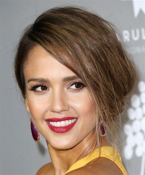 Jessica Alba Posts No Makeup Selfie That S All About Her Eyes — Photo Jessica Alba Sexy
