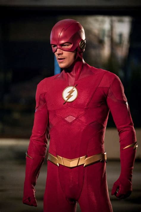 Flash Suits Up The Flash Season 5 Episode 22 Tv Fanatic