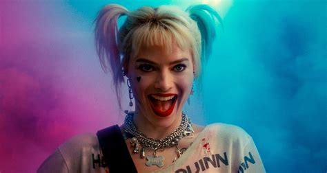 Birds Of Prey Review A Messy Colorful Good Time The Lamplight Review