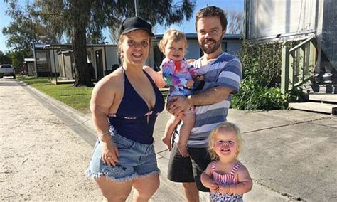 Couple With Dwarfism Raise Eyebrows When 2nd Daughter Born Without