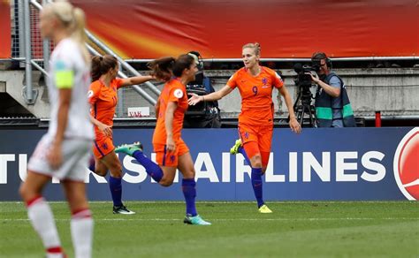 Netherlands Lift Women S Euro 2017 Trophy With Win Over Denmark